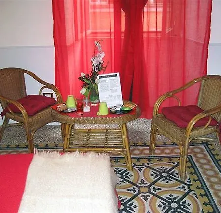 Bed & Breakfast Hold - Luxury 2*