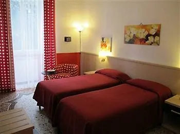 Hold - Luxury 2* Řím