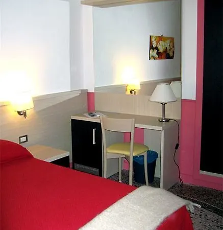 Hold - Luxury 2* Řím