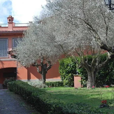 Casale Mostacciano 3* Rome