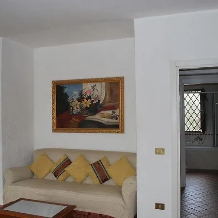 Casale Mostacciano 3* Rome