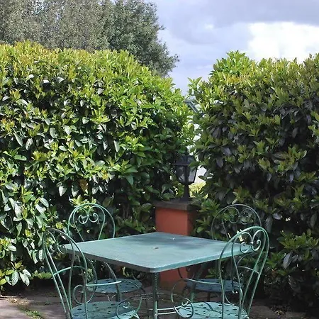 Casale Mostacciano 3* Rome