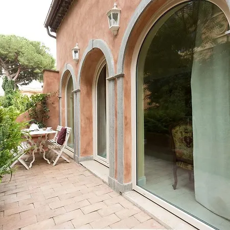 Via Delle Tre Madonne Apartment *