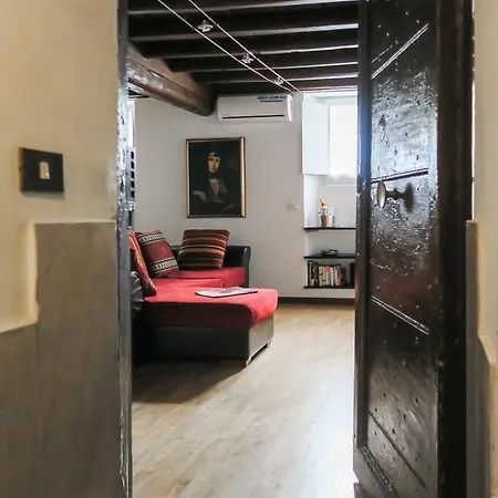 Trastevere - Mantellate Home-ospedale Bambin Gesu * Rome