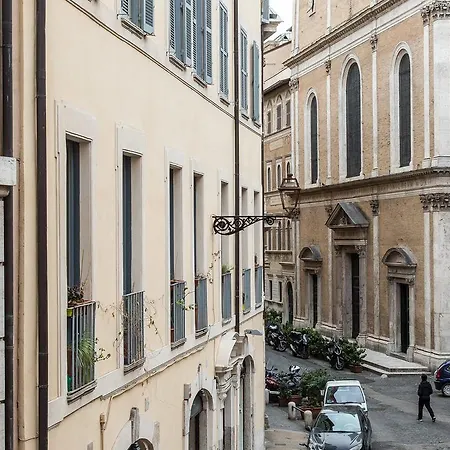 In Navona Atmosphere