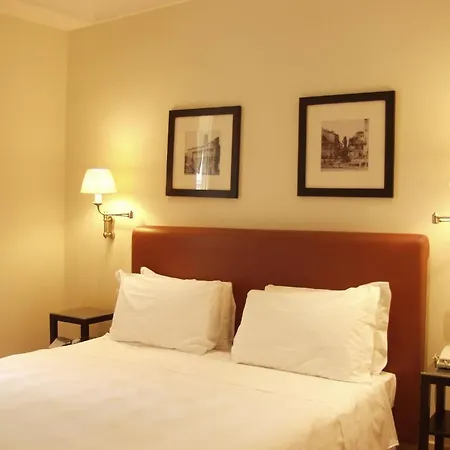 فندق Santa Chiara 3*