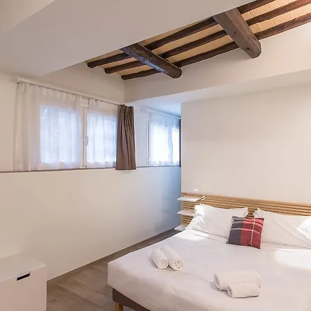 Apartment In Trastevere White