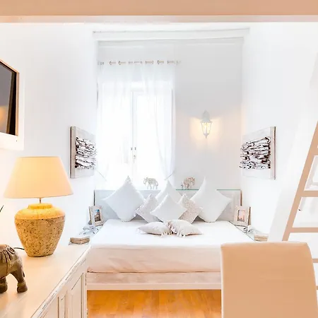 Pantheon Luxury Gold Apartment Rome