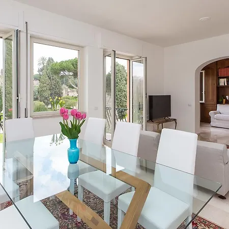 In Colosseo View Luxury Apartamento *