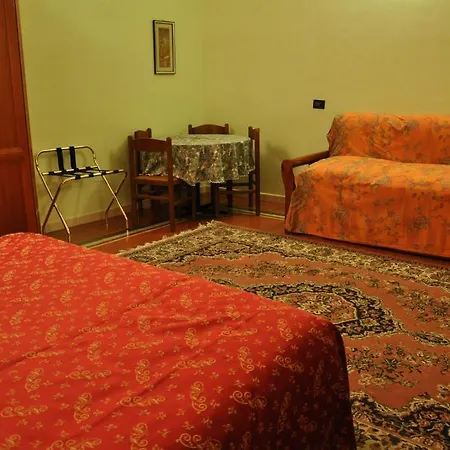 Hotel Sandra *