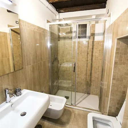 Residenze Romanae - Vicolo 22 *