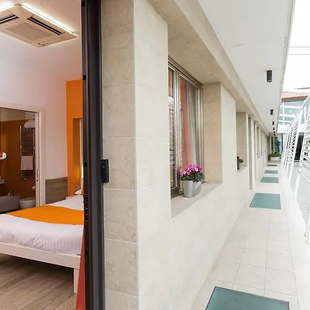 Hotel Jc 4*
