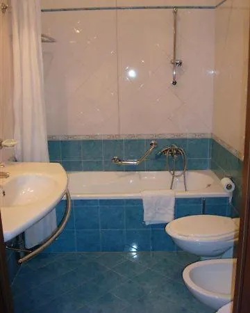 Dina Hotel 3*