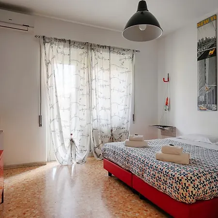 Art & Industry Bed & Breakfast 2*