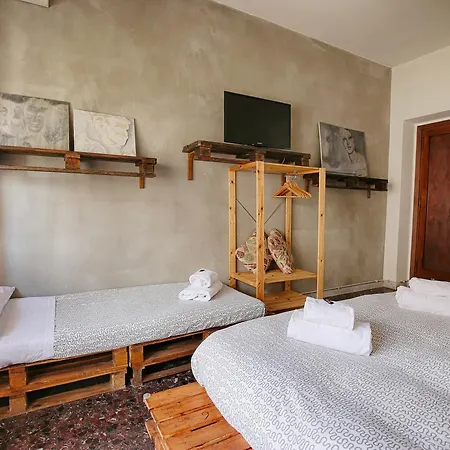 Bed & Breakfast Art & Industry 2*