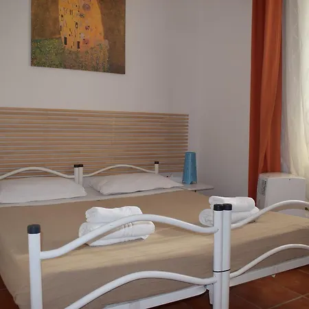 Guest house Rose Santamaria 3*