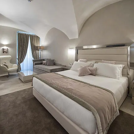 Terrace Pantheon Relais Rome