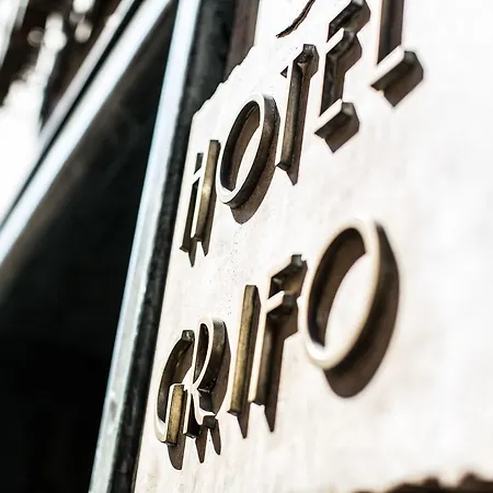 Grifo Rom