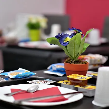 Tiburtina Royal Guest house *