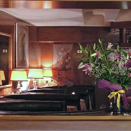 Hotel Quality Nova Domus 4*