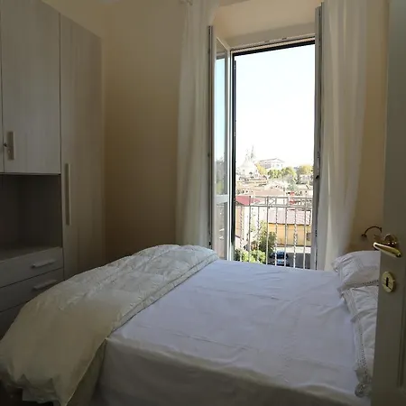 Domus Alba Al Colosseo Apartment Rome
