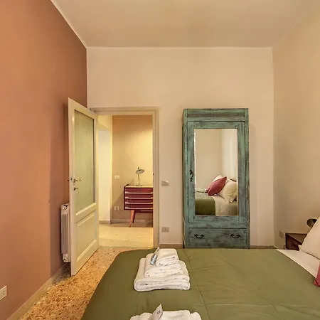 Trastevere San Cosimato Vintage Apartment