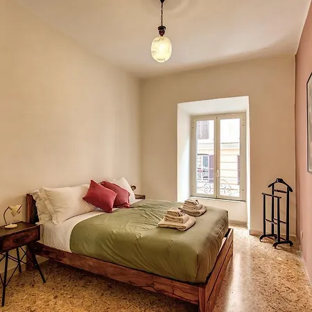 Trastevere San Cosimato Vintage