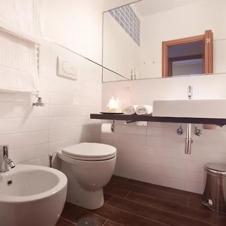 Aurelia House And Loft Apartment