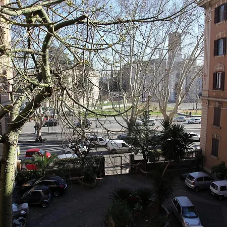 T&v House Bed & Breakfast Rome