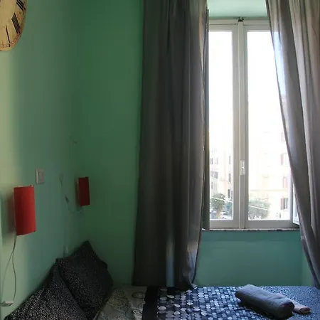 T&v House