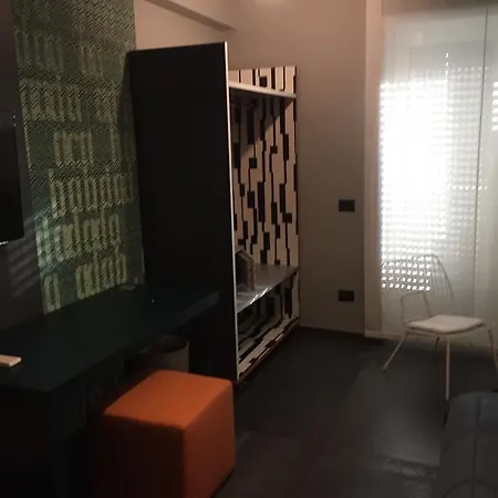 Tiburtina Suites, Guest house