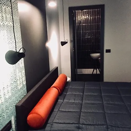 Tiburtina Suites, 2*