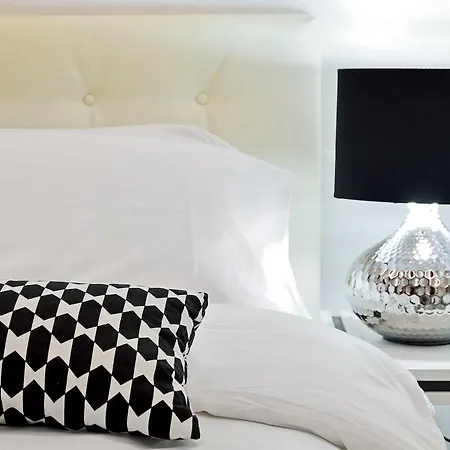 Black & White G&g Rome