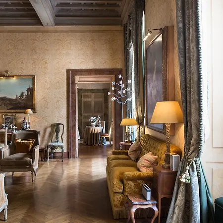 Residenza Napoleone Iii Bed & Breakfast 4*