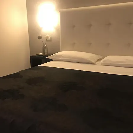 Gemini Guest house 2*