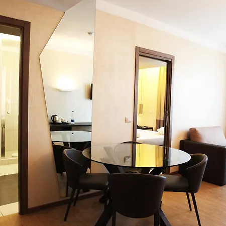 Warmthotel Hotel 4*