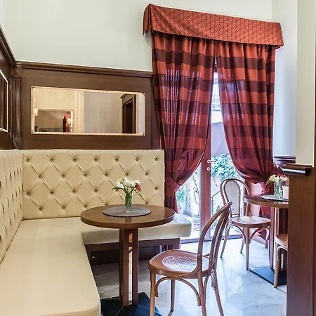 Bed & Breakfast Domus Augusta 3*