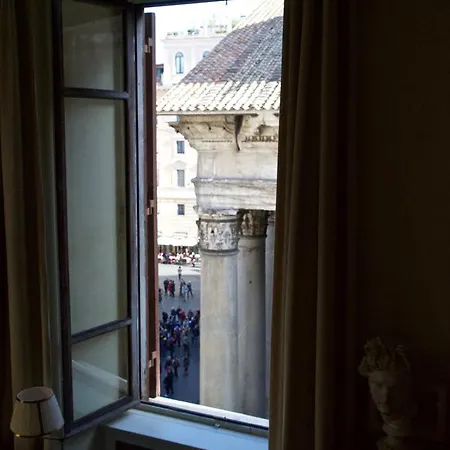 Holiday home Luxurious Loft Facing The Pantheon *