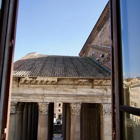 Holiday home Luxurious Loft Facing The Pantheon *