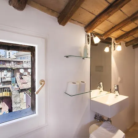 Habitat'S Navona Pantheon Attic *