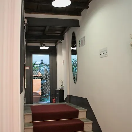 Relais Palazzo Taverna 3*
