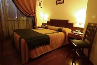 Al Colonnato Di San Pietro B&B