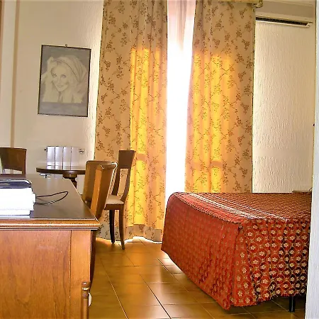 Cinecitta Hotel 3*