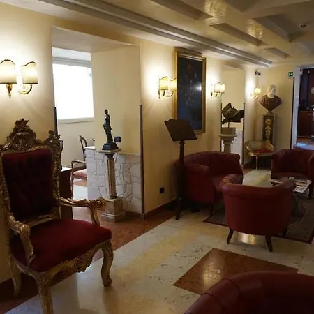 Aurelius Art Gallery Hotel