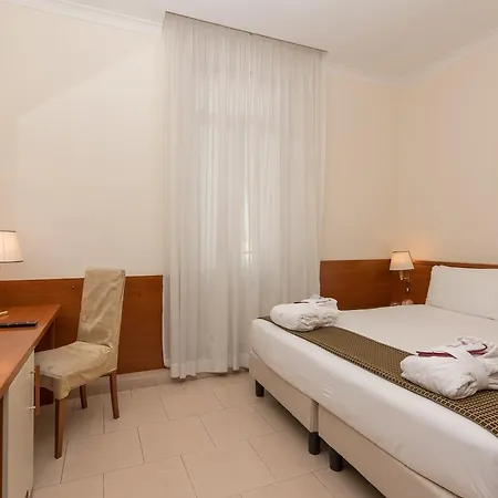 Hotel Shg Portamaggiore 3*