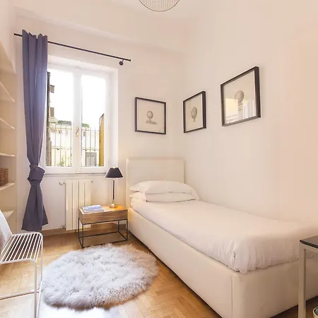 Romac Condotti With 3 Bedrooms Near The Spanish Steps Appartamento