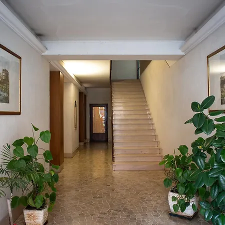 House Bonifacio Roma
