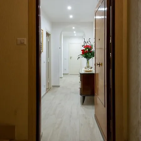 House Bonifacio Roma
