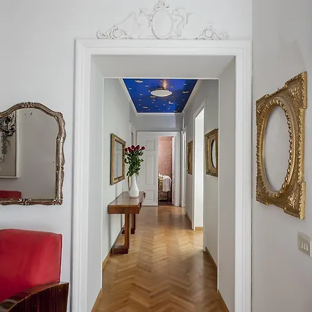 Illuminati House Apartment *