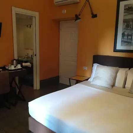Degli Antiquari Bed & Breakfast 2*